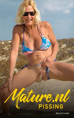 hot blonde mature bikini public beach pissing pussy porn site mature nl squirt